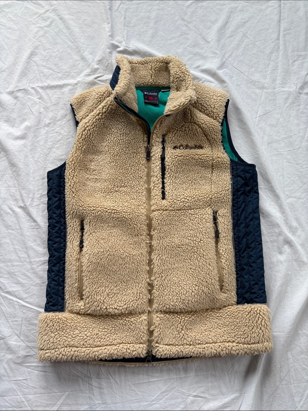 Columbia Sherpa Vest with Navy Side Panels Beige & Navy Mens Small Omni-Wind